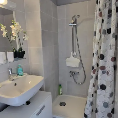 Bleu Boucharel Apartment *